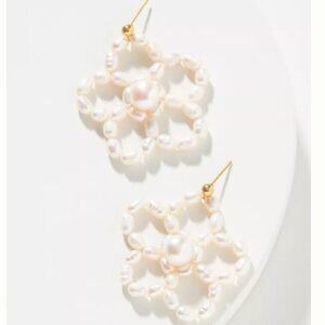 Reliquia Negative Space Flower Drop Earrings
